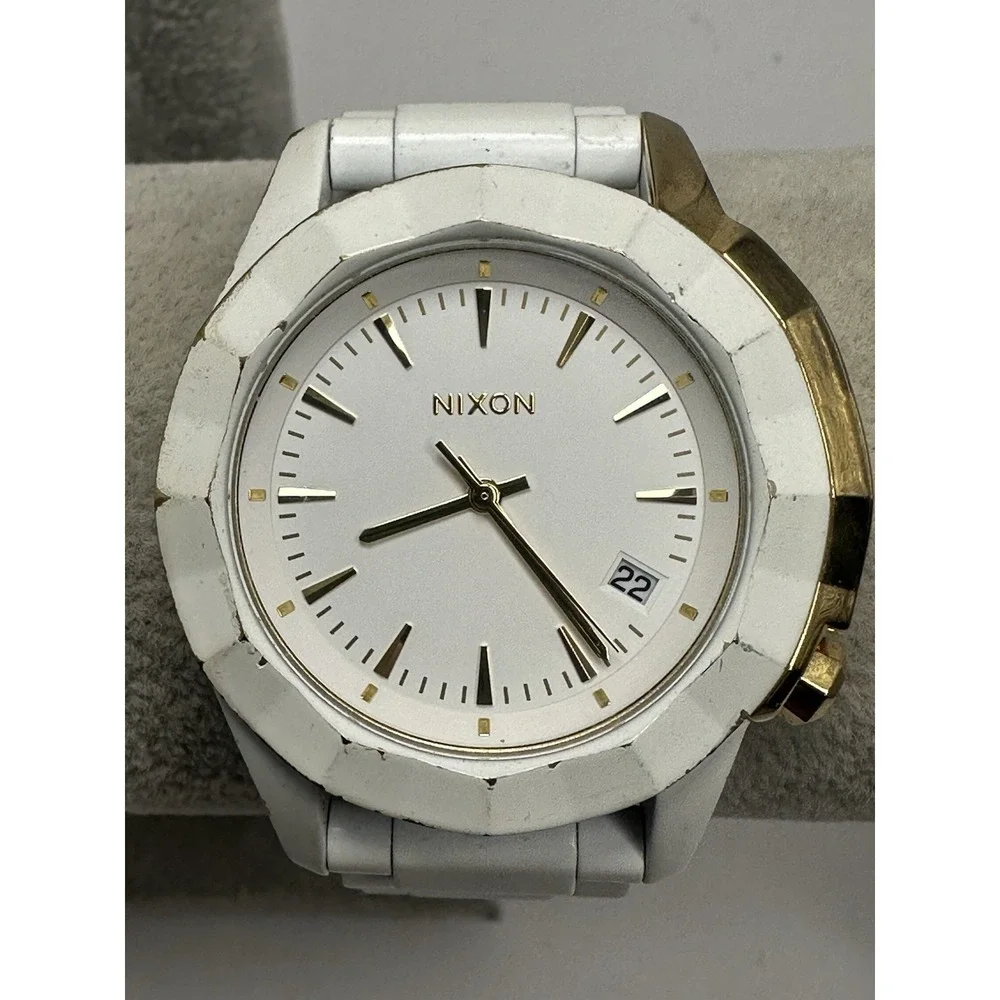 Nixon Evolved The Monarch Ladies Watch New Battery 42MM 6.25